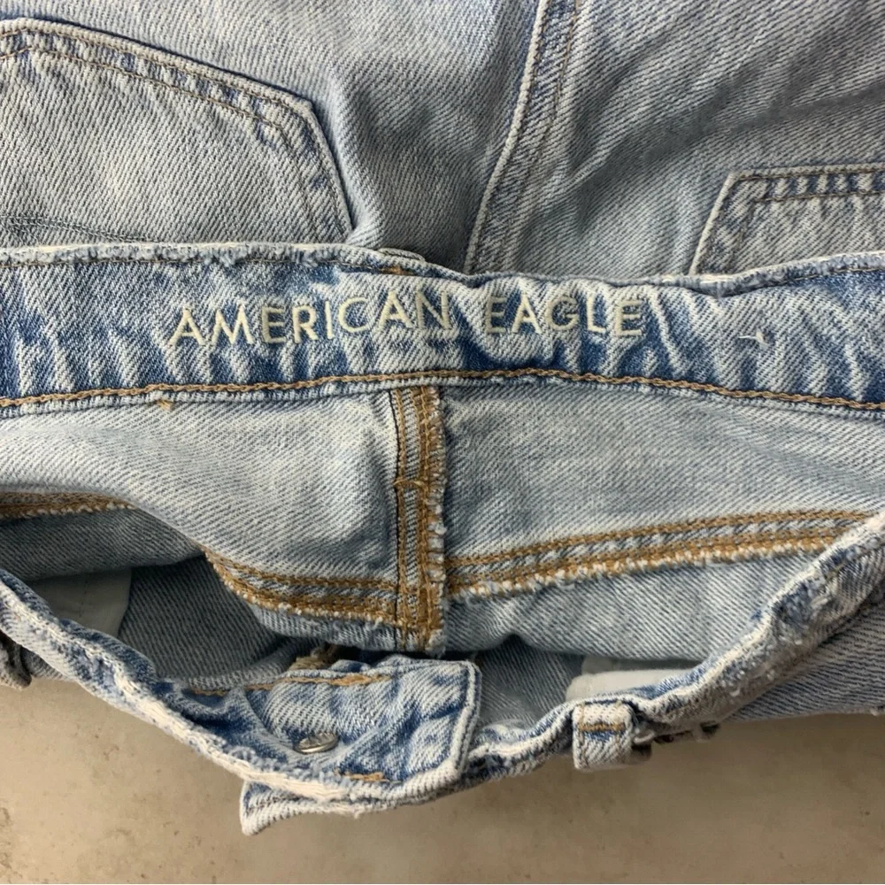 American Eagle Women Size 0 Shorts Light Wash Jean Skater Cotton Long Distressed